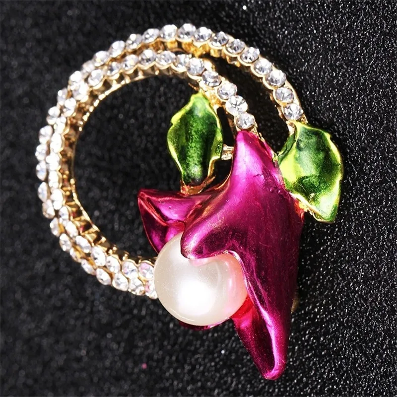 

RONGQING 1Pcs/lot Flower Enamel Pin Brooches Rhinestone Lily Flower Groomsman Brooches Bridesmaid Jewelry