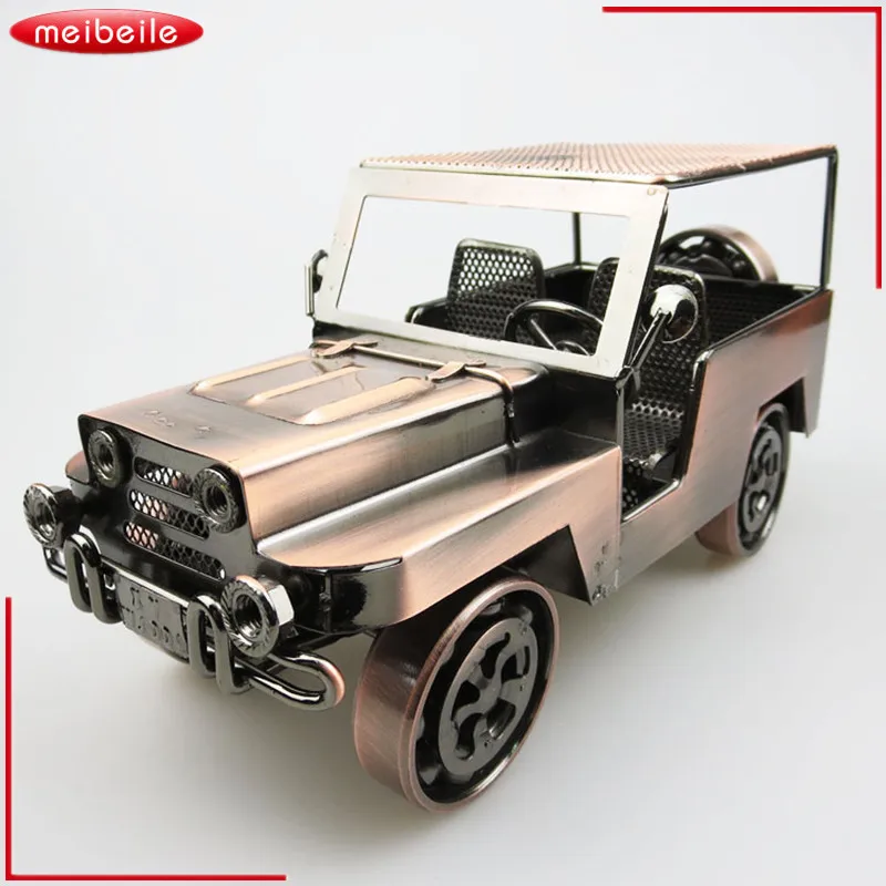 

1:18 Retro Jeep Offroad Vehicle Car-styling Simulation Car Scale Collection Alloy Metal Auto Diecast Model Cars Toy for Children