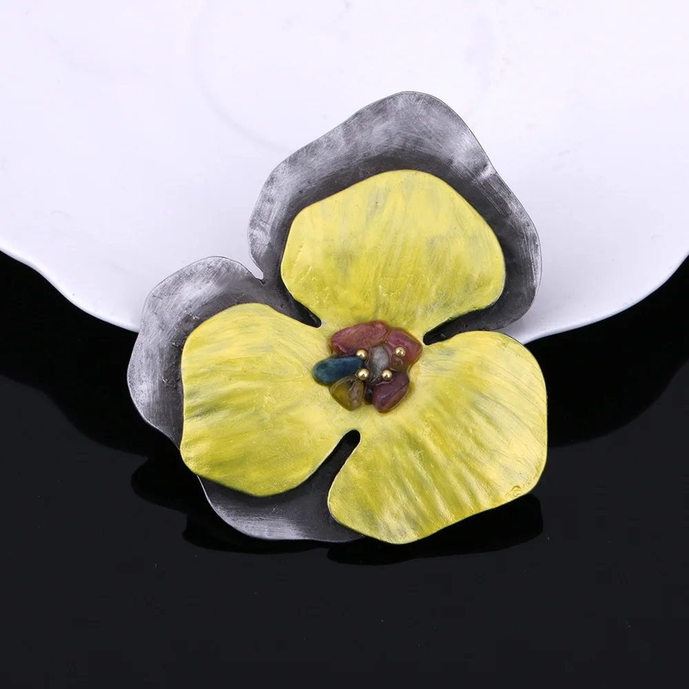 

JUJIE Vintage Yellow Enamel Flower Brooches For Women 2019 Multicolor Stone Brooch Pins For Outerwear Plant Jewelry Dropshipping