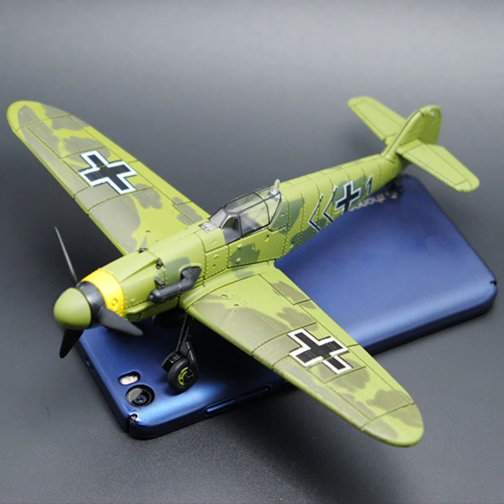 Модель самолета в классическом масштабе 1/48 собранная модель головоломка