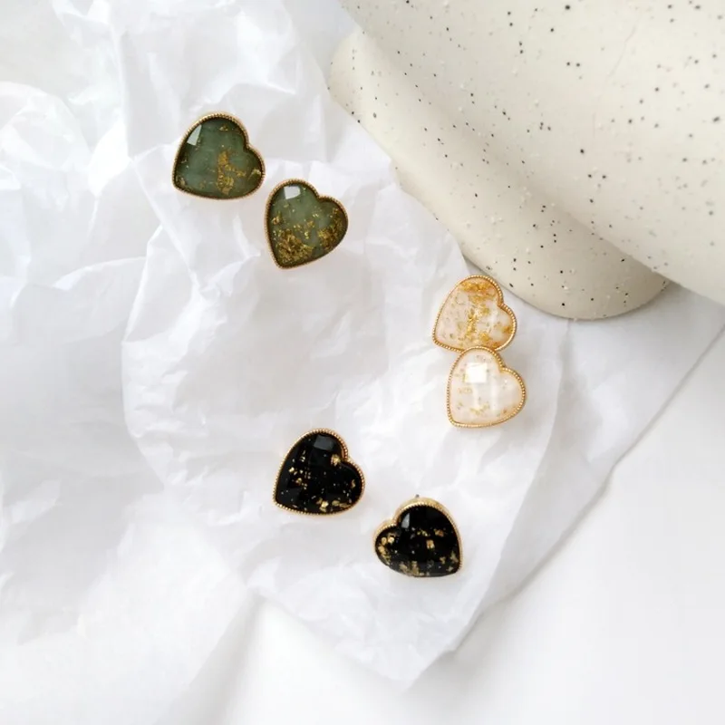 

Summer New Temperament Lady Charm Resin Love Shape Stud Earrings for Girl Women's Accessories Fashion Ear Clip Jewelry