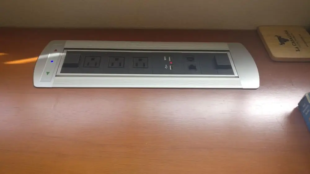 UTB8YdiTAlahduJk43Jaxh6M8FXaI