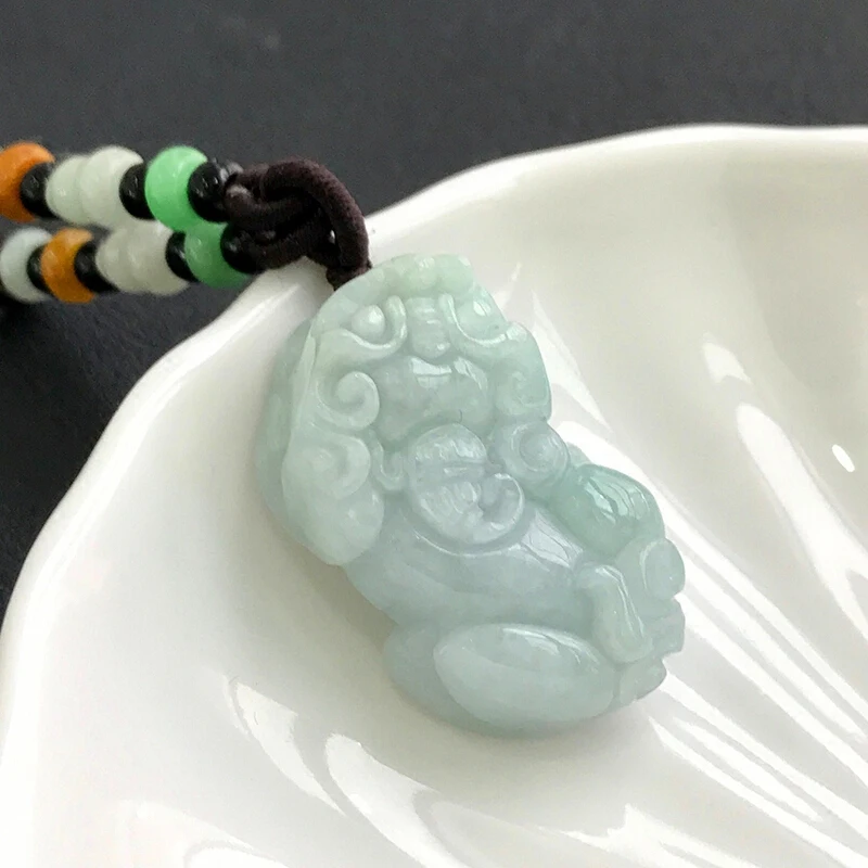 

Natural jadeite PIXIU pendant PIXIU transshipment protective hand strings for women and men Send a certificate