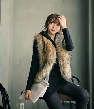 

2017 new autumn and winter womens Faux Fur imitation fox fur fashion temperament high-end vest