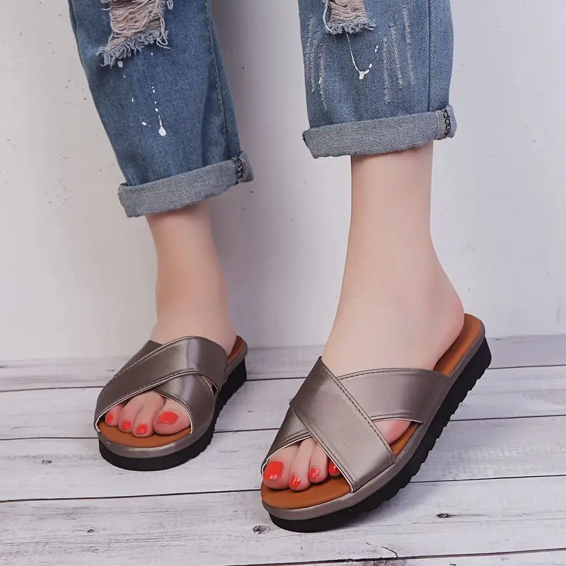 fashion women silver slides 2019 summer beach casual slip on cross strap sandalias mujer flat heels platform slippers new fashion women silver slides 2019 summer beach casual slip on cross strap sandalias mujer flat heels platform slippers new