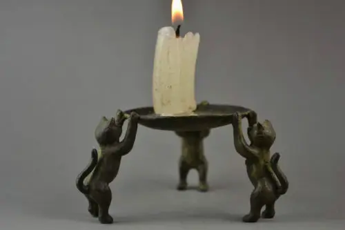 

Elaborate Chinese Old Handwork Copper 3 Fortune Cat Auspicious Candlestick