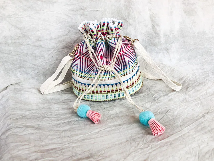 Бохо стиль ведро сумка на плечо Повседневная Женская богемная Цыганская шнурок для кошелька Женская милая Пастельная Pom бахрома детали сумки
