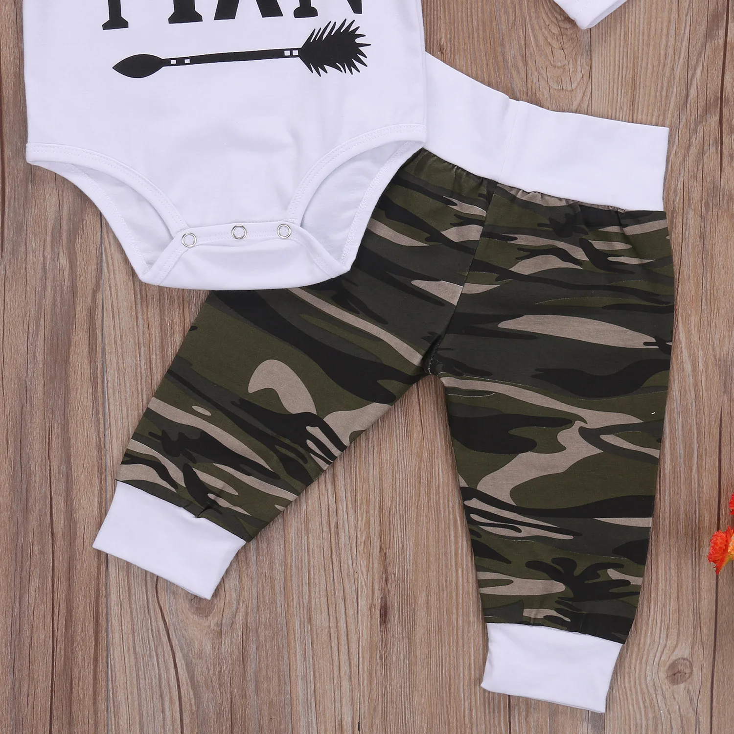 3 PCS Set Camo Baru Lahir Bayi Laki laki Pakaian Pria Kecil Katun 3 PCS Set Camo Baru Lahir Bayi Laki laki Pakaian Pria Kecil Katun Lengan Panjang Baju Monyet Bodysuit Tops Panjang Pant celana Topi Kid Pakaian Set di Set