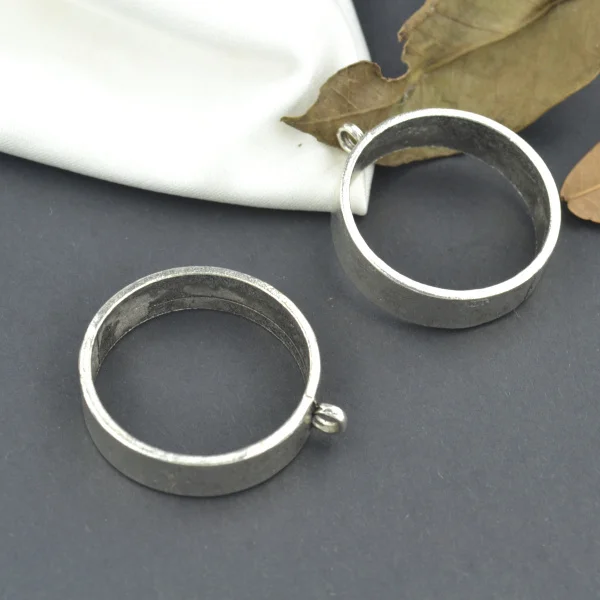 

Wholesale 17pcs/lots Metal tibetan silver charms rround hollow pendants fit diy necklace jewelry making 34*30 3257