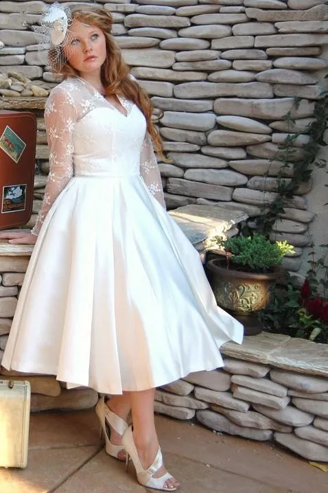 plus-size-sheer-garden-v-neck-wedding-dresses (1)_
