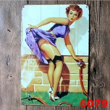 Metal estaño letras artísticas jardín Sexy pin up Humor Ad MANGUERA DE AGUA chica mujer Vintage 20x30CM