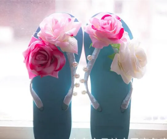 Модная обувь ручной работы больших роз шлепанцы на плоской подошве самодельные цветы в летнее время классные тапочки, сандалии