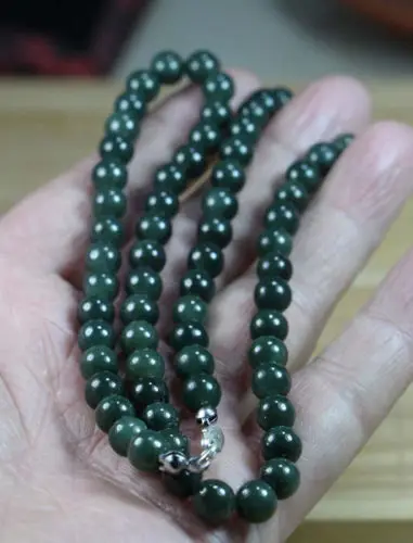 

0178 NATURE GRADE A DARK GREEN JADE BEADS JADEITE NECKLACE clasp