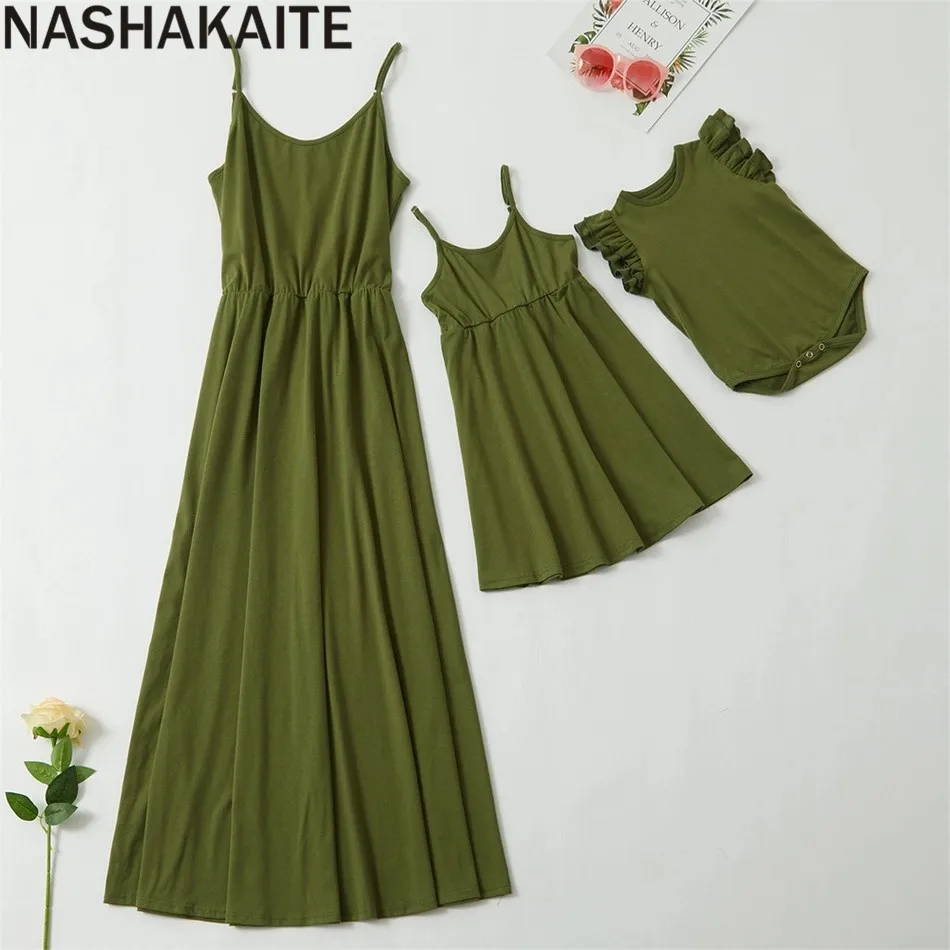 

NASHAKAITE Mom and Daughter Dress NEW Army Green Spaghetti Strap Matching Long Dresses Mother Daughter Dresses Family Clothing