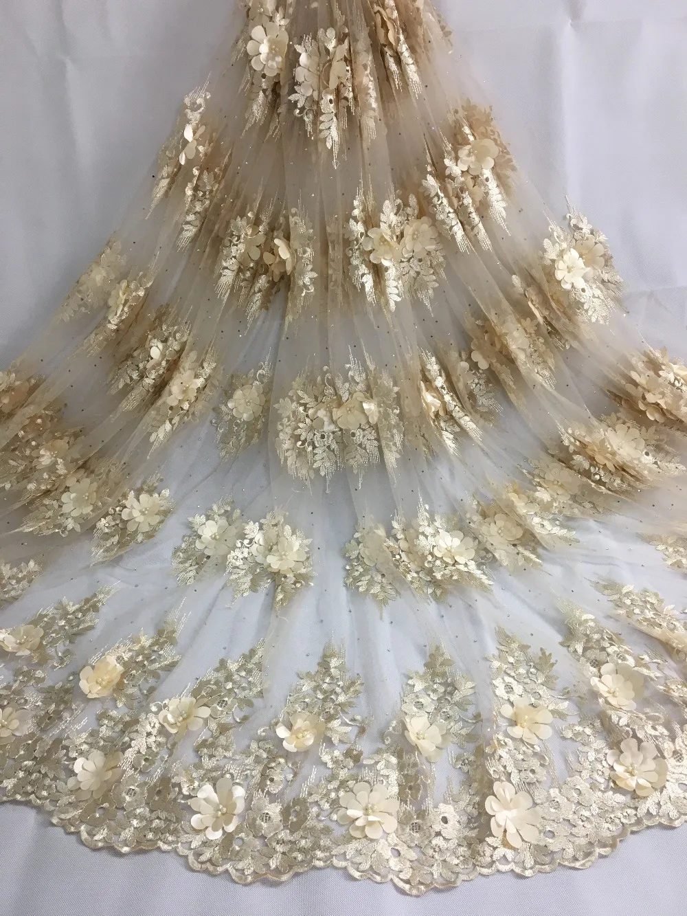 2018 Fashion Embroidered Stone Lace Fabric 3D Floral Pattern Beaded