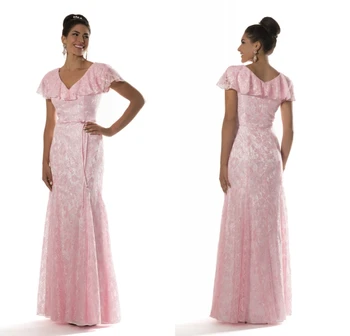

Pink Vintage Lace Mermaid Modest Bridesmaid Dresses 2019 With Flutter Sleeves Long V Neck Country Formal Wedding Party Dresses