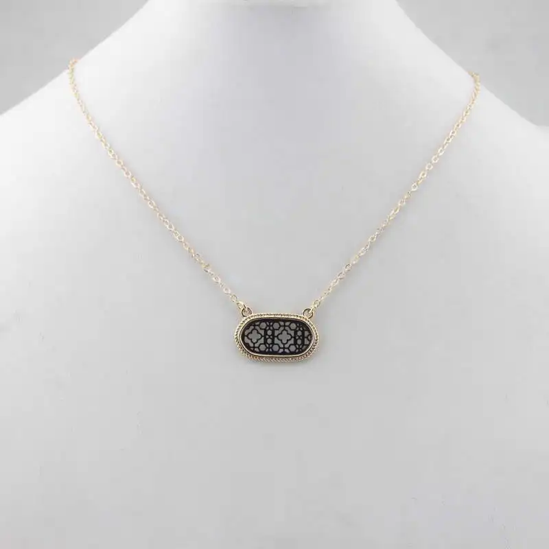 

Cut Out Mini Magnolia Filigree Oval Pendant Short Chains Choker Pendant Statement Necklaces for Women