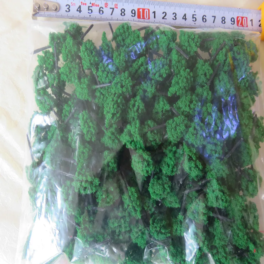 plastic model tree (9)