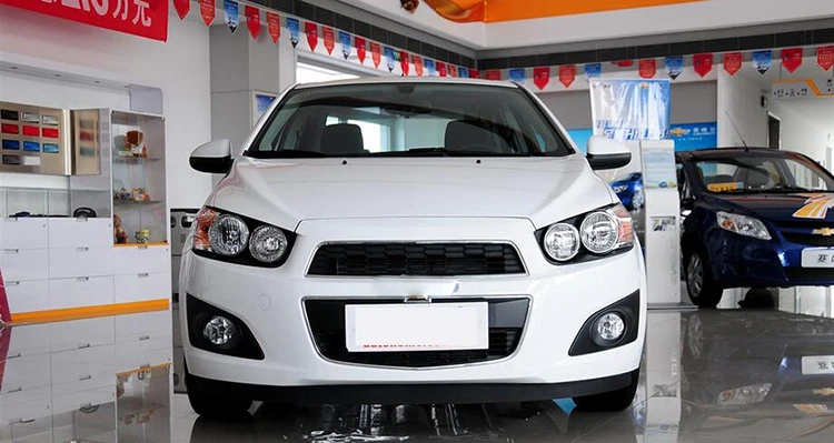 Для Chevrolet AVEO Sonic T300 2011 2012 2013 Многоцветный комплект светодиодов «глаза ангела» RGB Halo кольца дневной ходовой светильник DRL