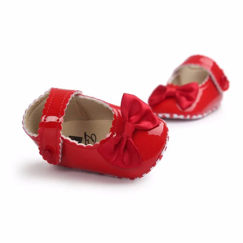 Детская обувь принцессы; обувь из искусственной кожи с бантиком-бабочкой для новорожденных; детская кроватка; мягкая обувь; кроссовки; первые ходунки для детей 0-18 месяцев