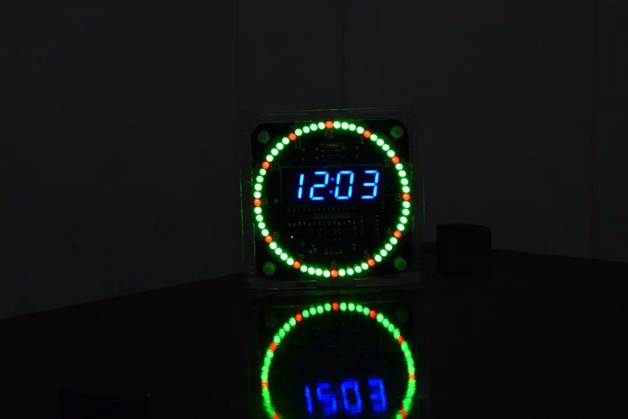 Горячая Распродажа, обновленный DIY DS1302 светильник, контроль вращения, светодиодный набор электронных часов, настольные вращающиеся часы, Ночной светильник, музыкальные часы - Цвет: Blue Red-green case