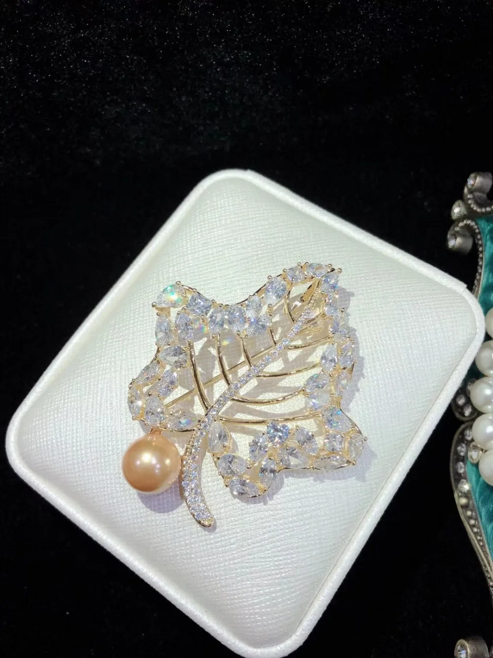 

Y276 High Quality Golden plated Paved CZ Necklace Pendant Brooch Base Cubic Zirconia Jewelry Connector DIY Jewellery Making