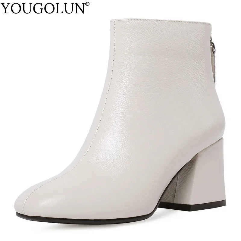Comprar Botas de tobillo de cuero genuino con tacón de pezuña para mujer otoño señora zapatos de tacón alto A263 moda mujer negro Beige botas de cremallera de punta cuadrada