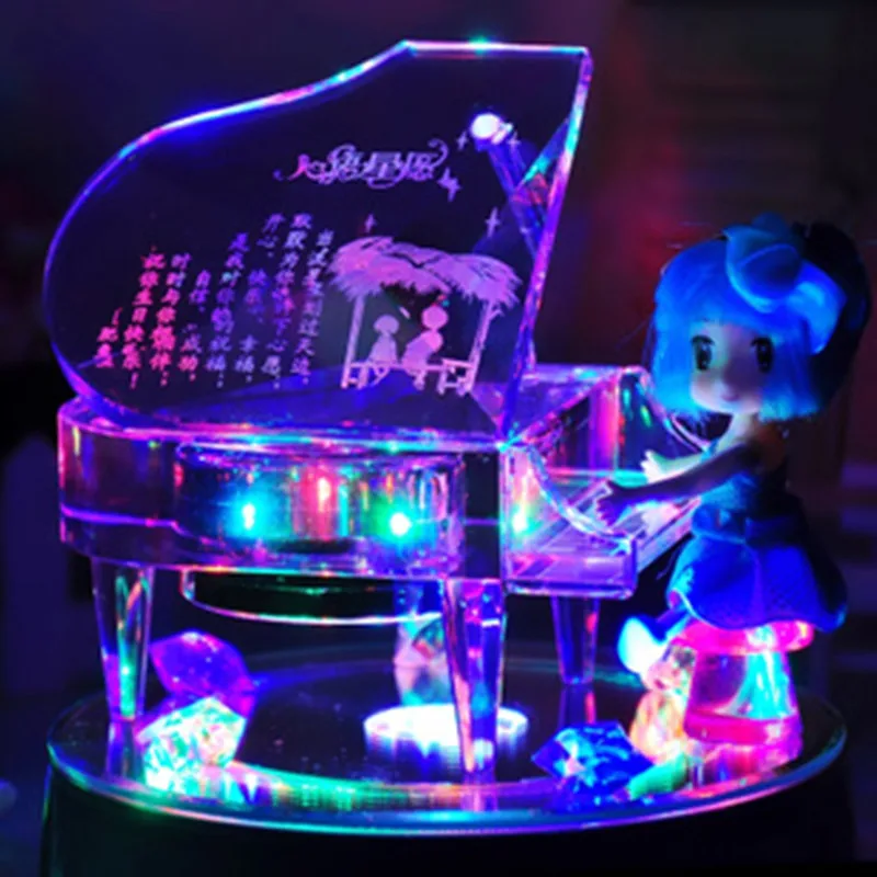 Crystal piano music box to send girls married Valentine's wife