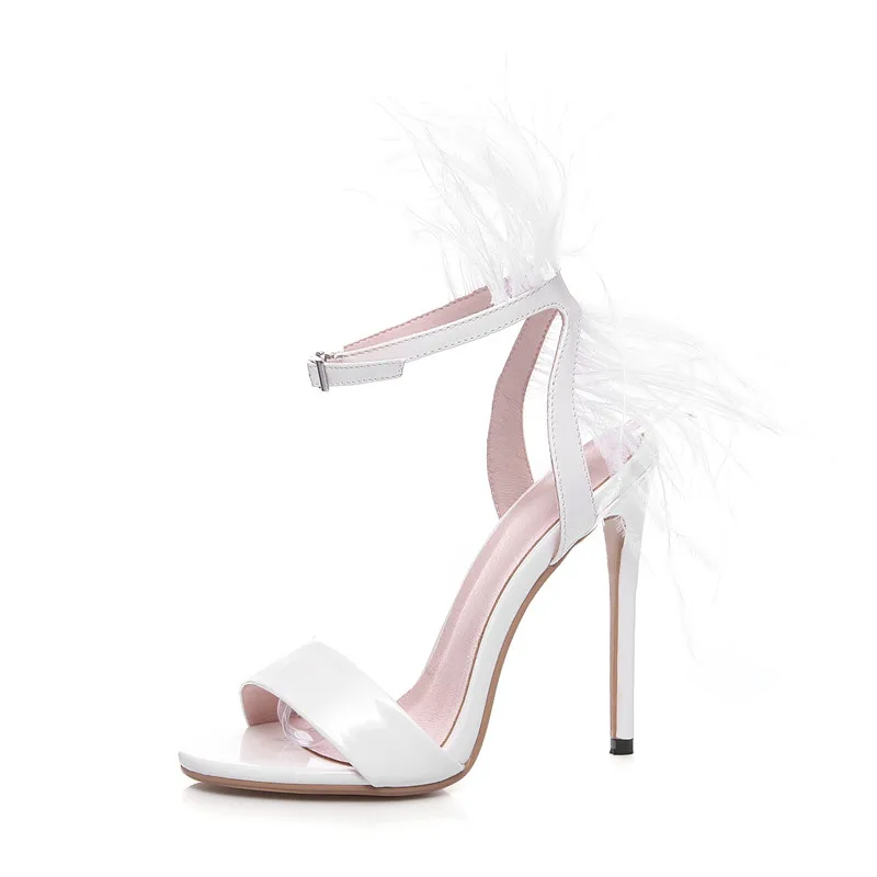 Арден фуртадо летняя обувь для женщин пикантные extreme Обувь на высоком каблуке с перьями белые сандалии Большие размеры стилет пряжки ремня - Цвет: white