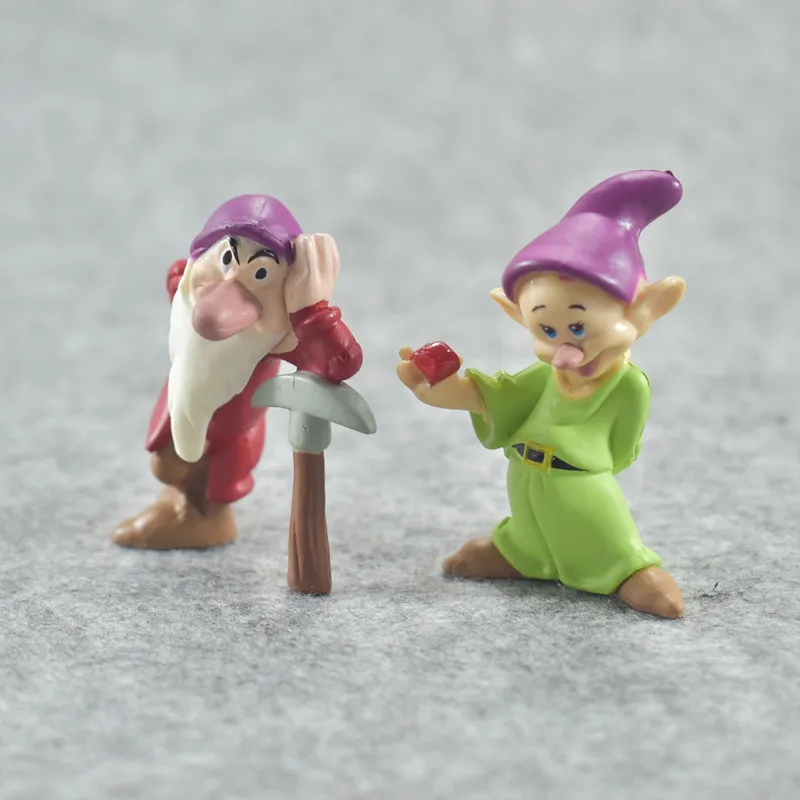 snow white and seven dwarfs figures (7)