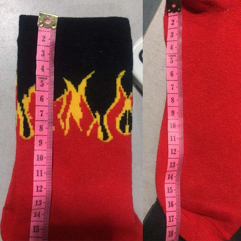 Красные желтые носки с изображением пламени, реалистичные Жаккардовые Носки с рисунком пламени, мужские носки в стиле хип-хоп, Классические хлопковые длинные носки унисекс для скейтборда