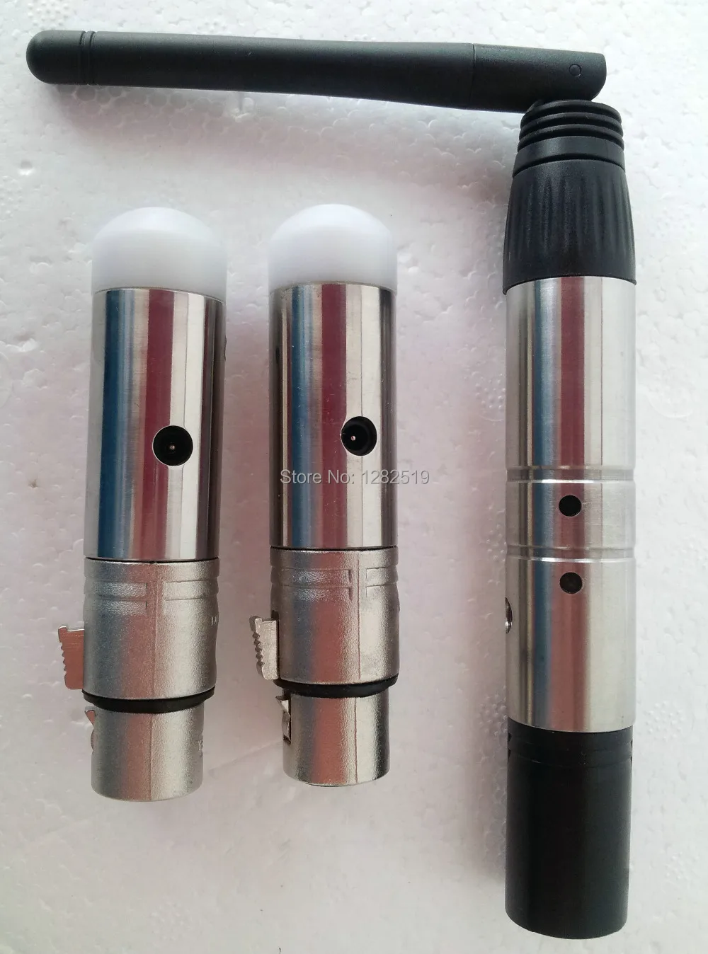 

3pcs 2.4G Wireless DMX Lighting Controller 1pc Transmitter+2pc Receivers