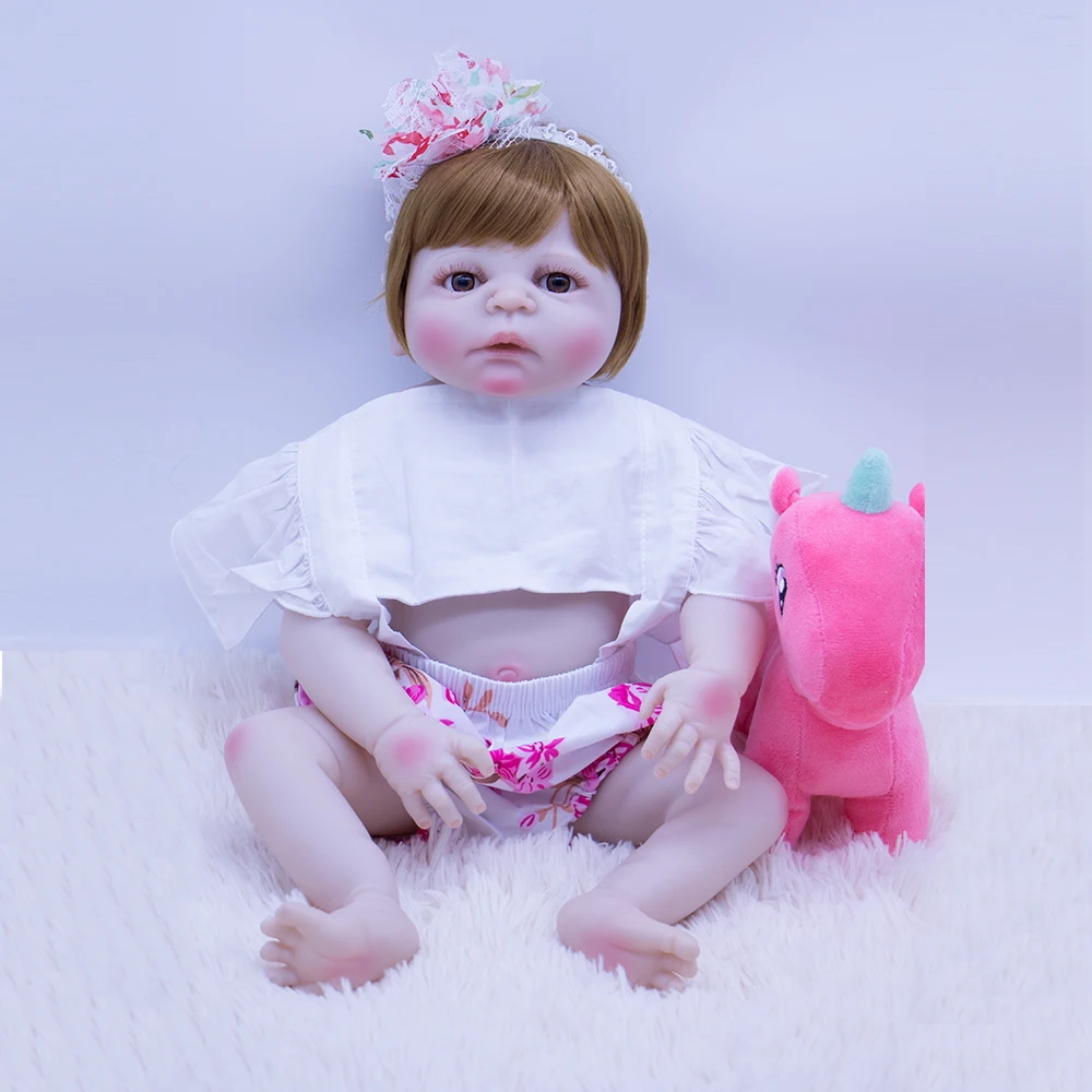 

55cm Silicone Vinyl Reborn Girl Baby Doll Toys With Cartoon plush doll Nice brown hair Newborn Princess Babies Girls Bath Toy