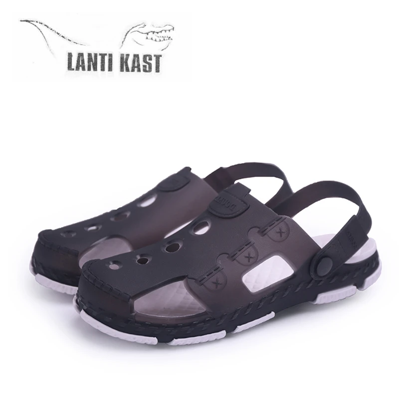 

Summer Breathable Hollow Out Slippers Men Water Shoes Clogs Hole Aqua Shoes Male Beach Slides Sandals Fishing Swimming Sandalias