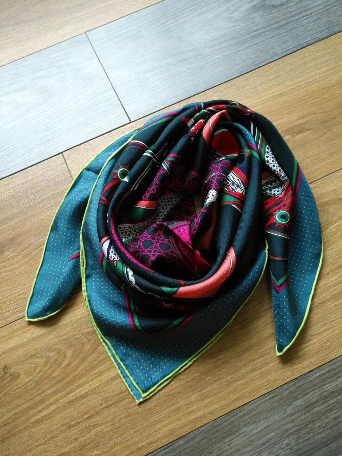 

2019 new arrival spring autumn horse carriage 100% pure silk scarf twill hand made roll 90*90 cm shawl wrap for women lady