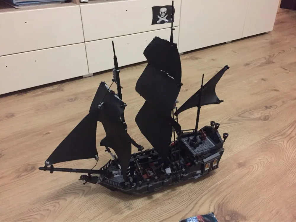 Пираты карибы черный жемчуг модель пиратского корабля набор строительных блоков комплекты кирпичей игрушки для детей