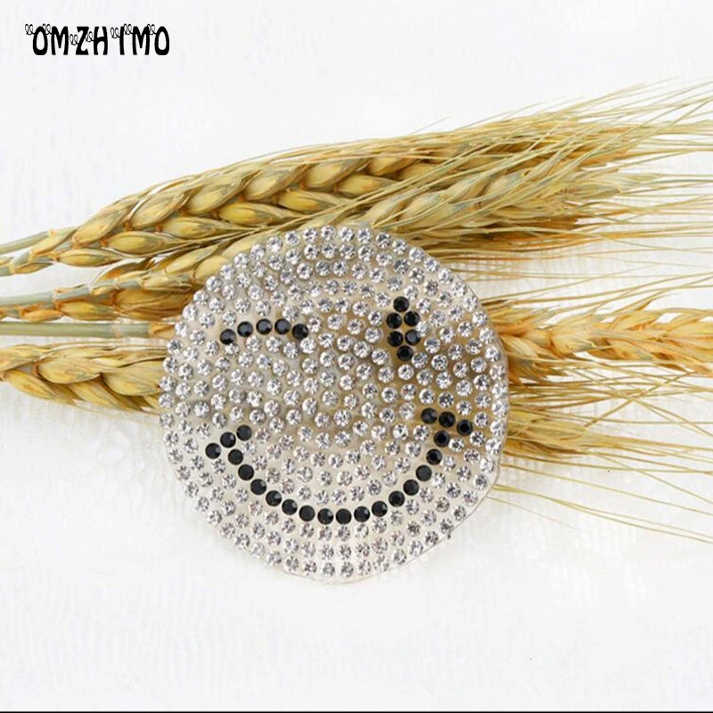

Smile Patch Hot Melt Adhesive Clothing Patch 1pcs Applique Embroidery Blossom DIY Accessories