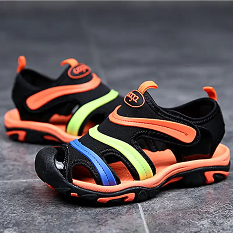 closed toe beach shoes