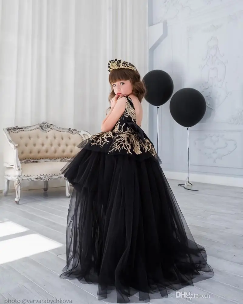 gold-sequins-flower-girl-dress-with-train-black-ball-gown-hi-lo-little-girls-pagesnt-dress-tiered-formal-gowns-for-kids (5)