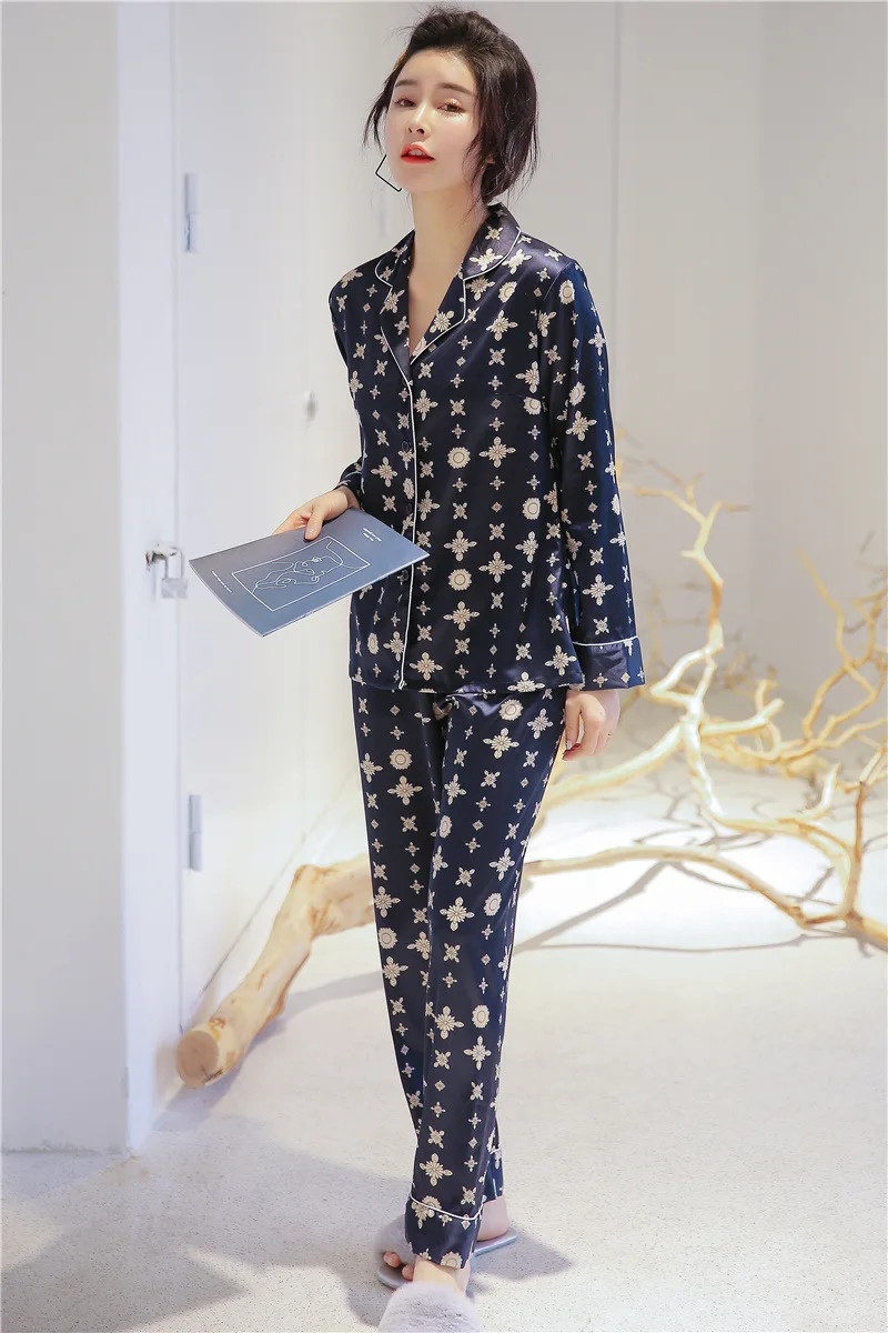 10197673625_2043651032