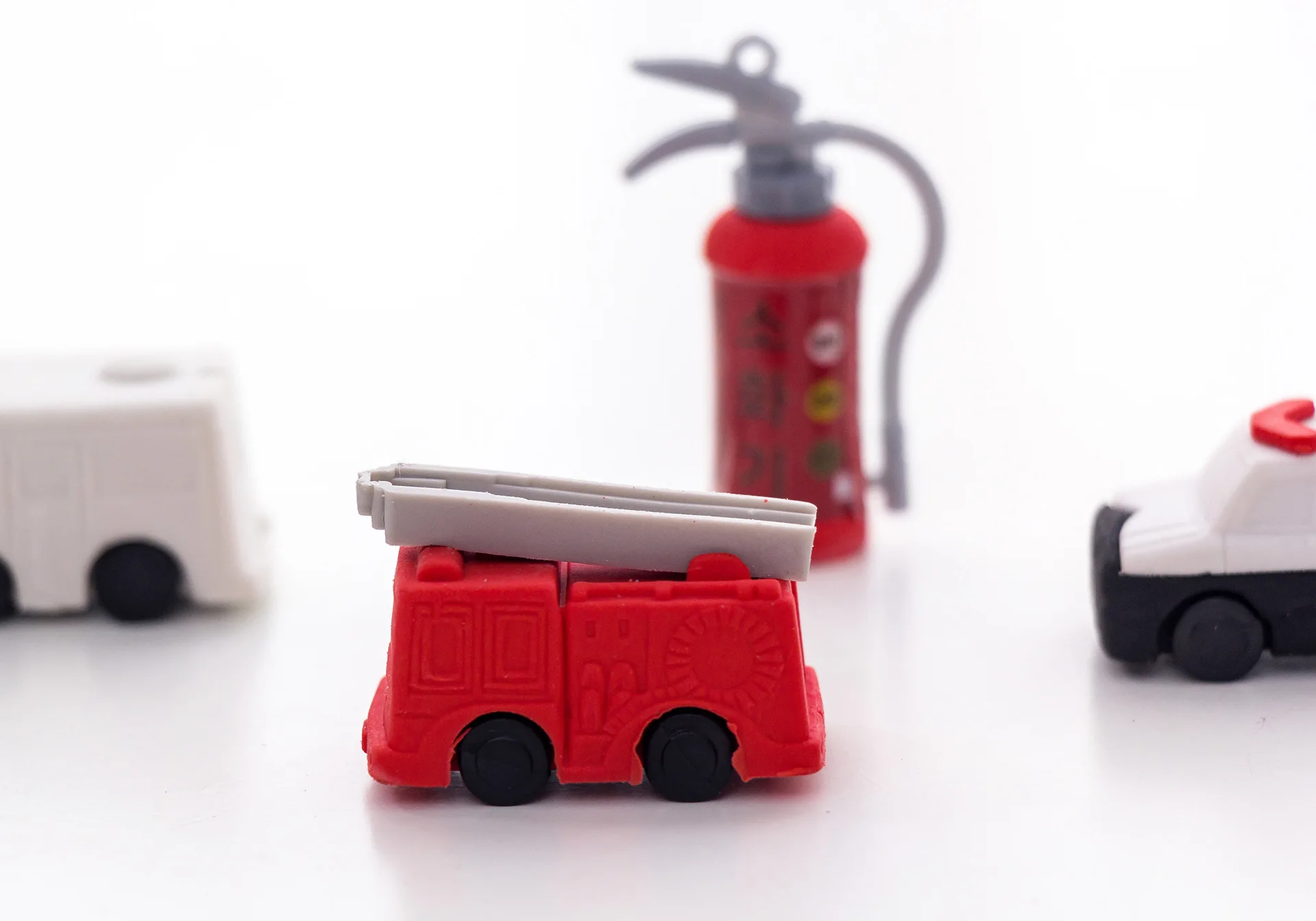 4pcs Fire Truck Extinguisher Rubber Eraser Stationery Student School Gifts Set 