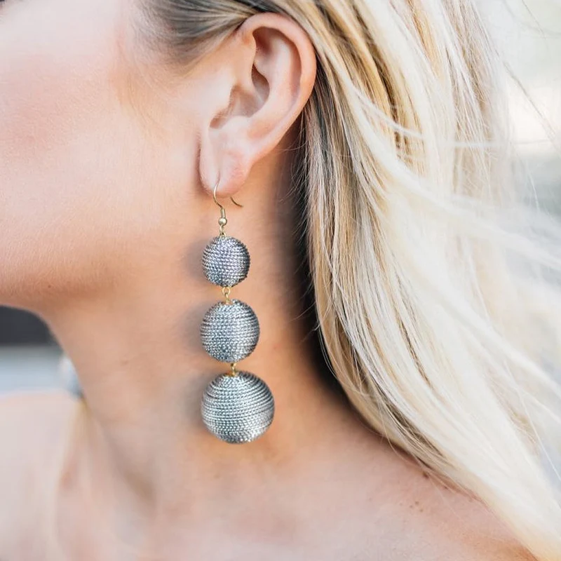 

JUJIA 2019 Ethnic Long Ball Pom Pom Earrings Handmade Statement Drop Earrings For Women Jewelry pendientes flecos