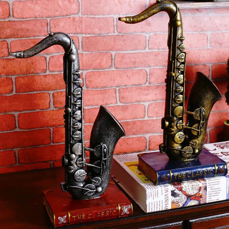 

American Retro Sax Instruments Model The Living Room Shelf Clothing Shop Window Decoration Loft Restaurant Creative DECOR gift