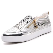 Новая стильная женская повседневная одинарная обувь с круглым носком золотой молнией и небольшими заклепками на плоской подошве серебристые размеры 26–61