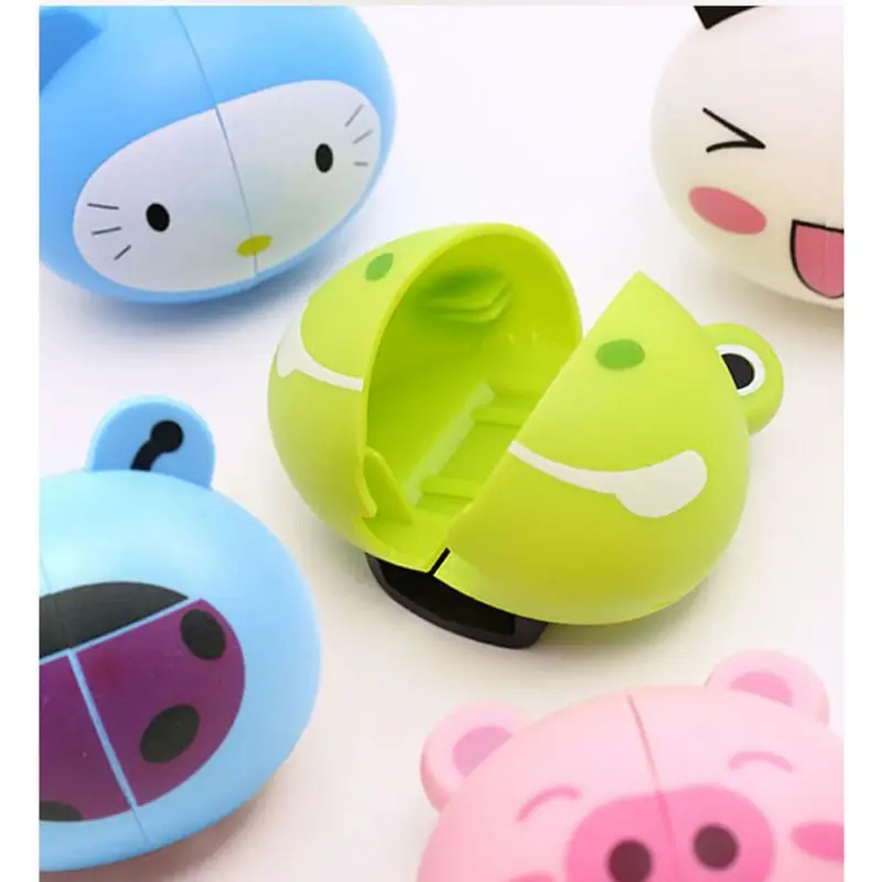 

Kids Cute Cartoon Animal Head Shaped Toothbrush Holder Cover Two Suction Cup Colored Wall Mounted Bathroom Accessories Random St