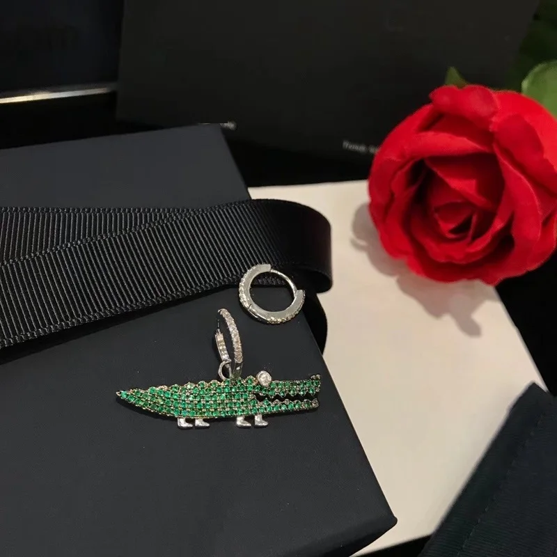 

HG Hot Copper Zircon Simple Crocodile Stud Earring Women Wedding Animal Asymmetry 925 Silver Ear Pin AP EGYPTIAN TRIBUTE