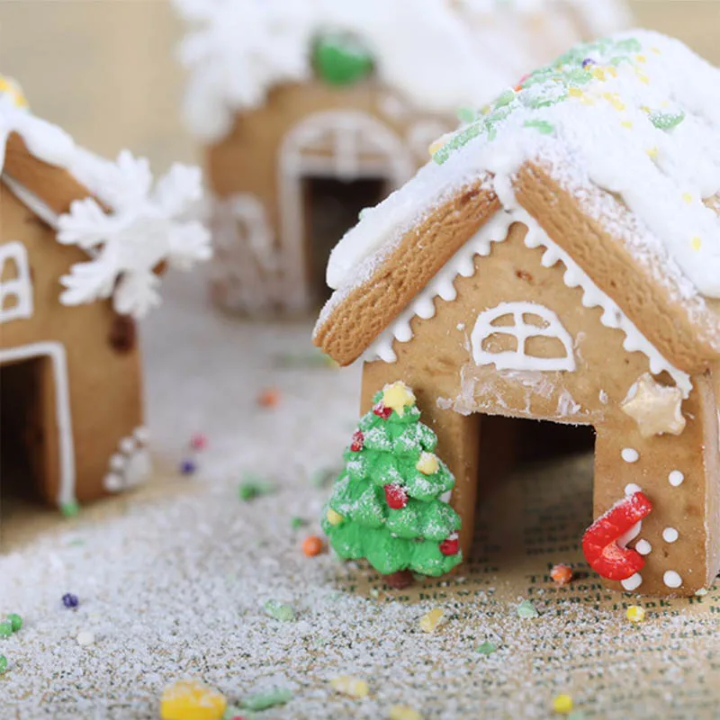 

Christmas Gingerbread Mold Kitchen Gadgets Stainless Steel Cute Biscuit Cutter Set Cookie Mould 3 Pcs Mini House Shape
