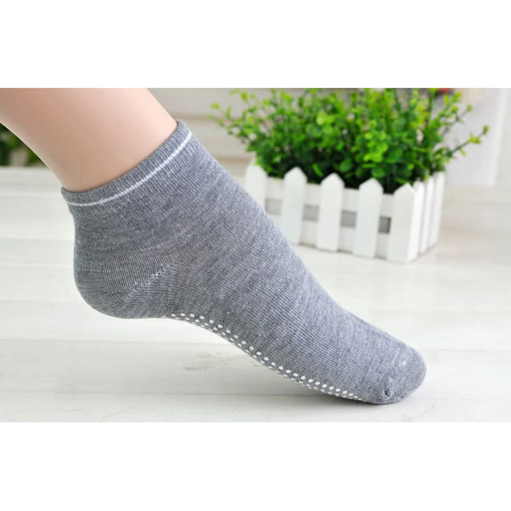 Non-slip Cycling Socks Women Yoga Socks Fitness Sports Running Socks Soft Breathable Pilates Socks for Basketball Exercise