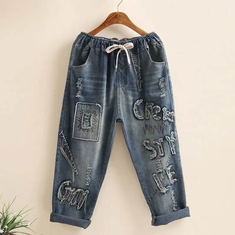 Весенние новые модные женские джинсы свободные с эластичной талией джинсовые шаровары Лоскутные буквы вышивка винтажные брюки с нашивками D111