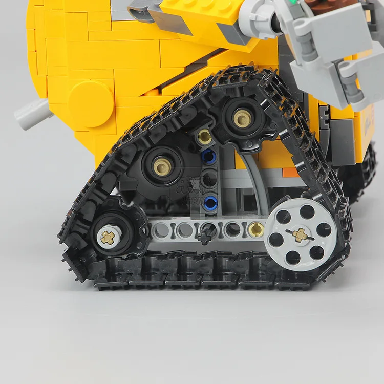 4645838902_2066780651